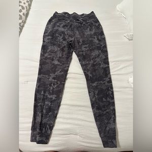 Women’s Lululemon joggers